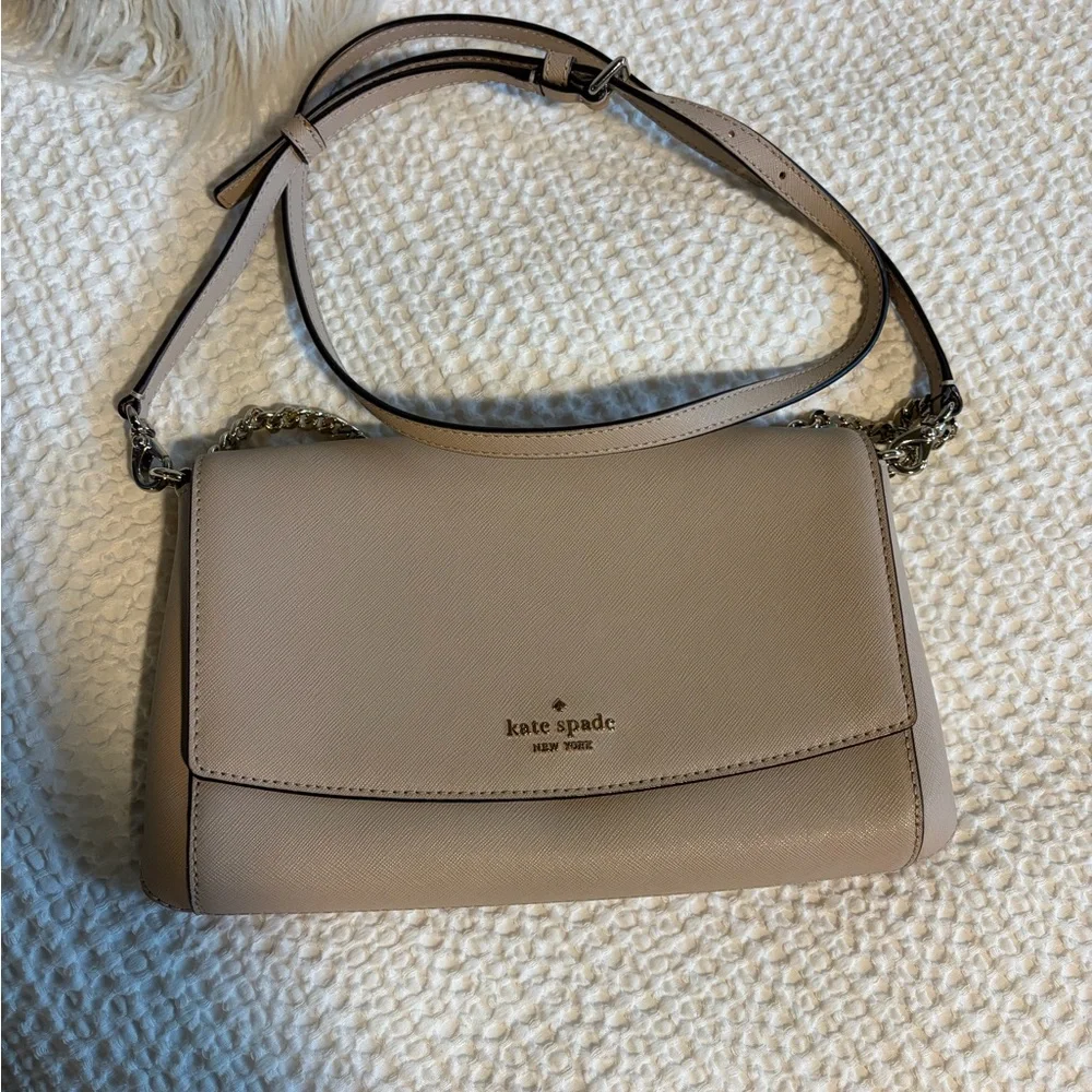 Kate Spade Light Tan Shoulder Bag with Chain Strap - Picture 2 of 5